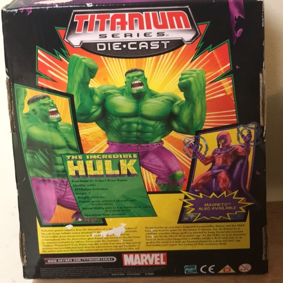Marvel Legends Hulk Titanium Series Die-Cast - Picture 2 of 6